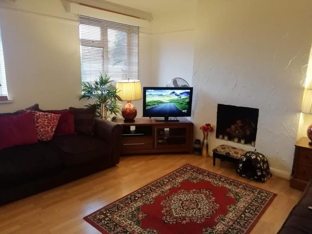 Ferienwohnung Cozy Loft In Bushey, 20 Mins By Train To Euston London Exterior foto